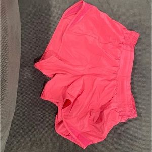 Lululemon size 8 hotty hots